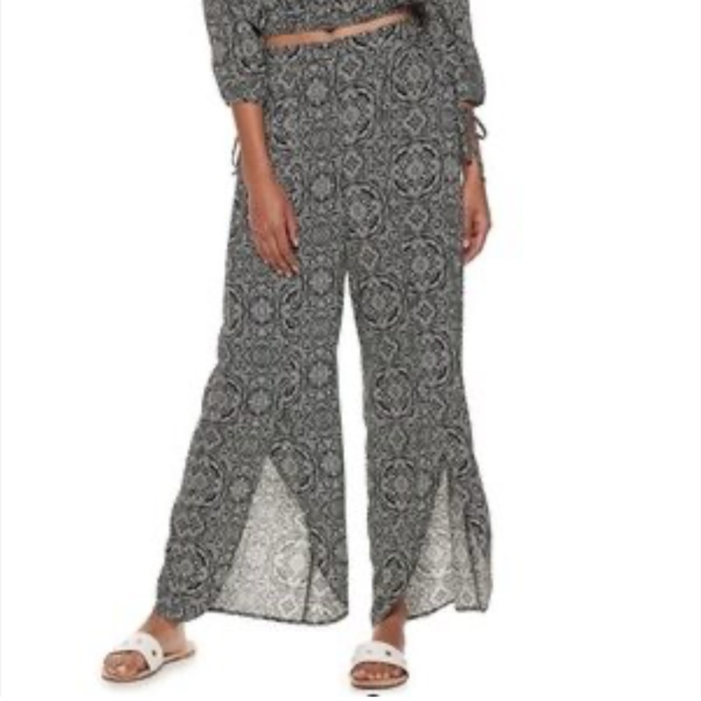 Live To Live To Be Spoiled Bohemian Medallion Print Wide-Leg Pants Front Slits